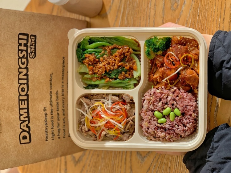 Corn Starch vs Sugarcane Fiber Tableware